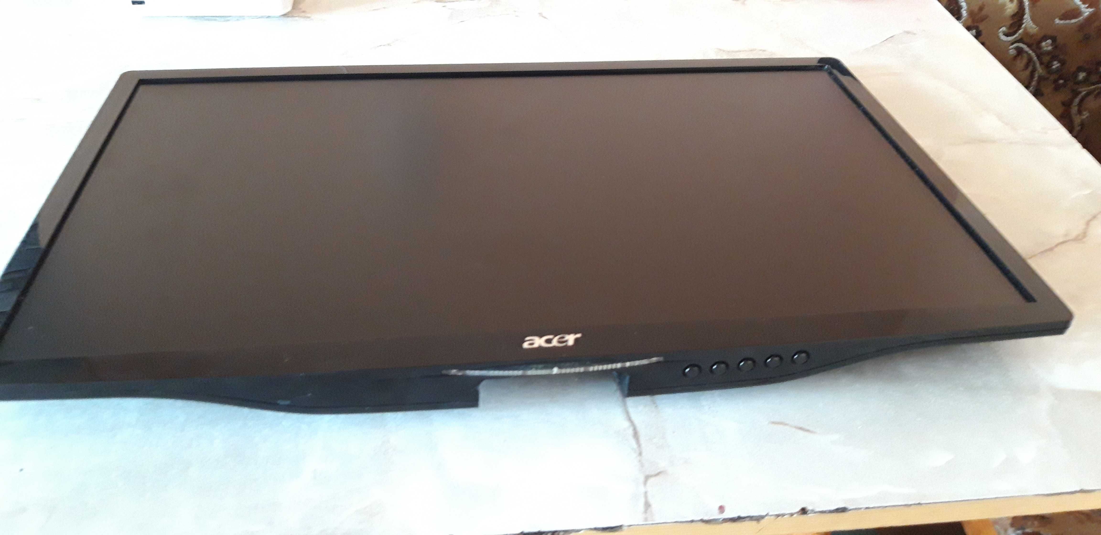 Komputer SFF Dell OptiFlex 3050 + Monitor + Mysz i klawiatura i Wi-Fi.