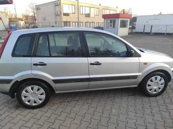 Sprzedaż samochódu
Ford Fusion 2006