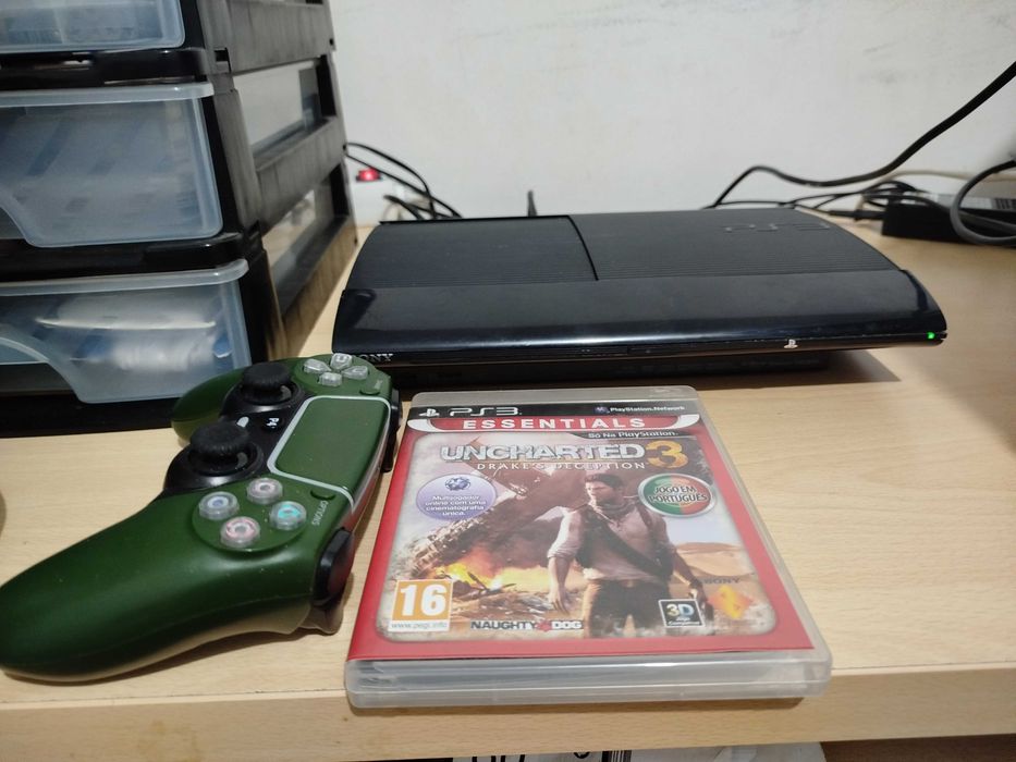 PS3 Superslim Desbloqueada 500gb com muitos jogos incluindo GTA5