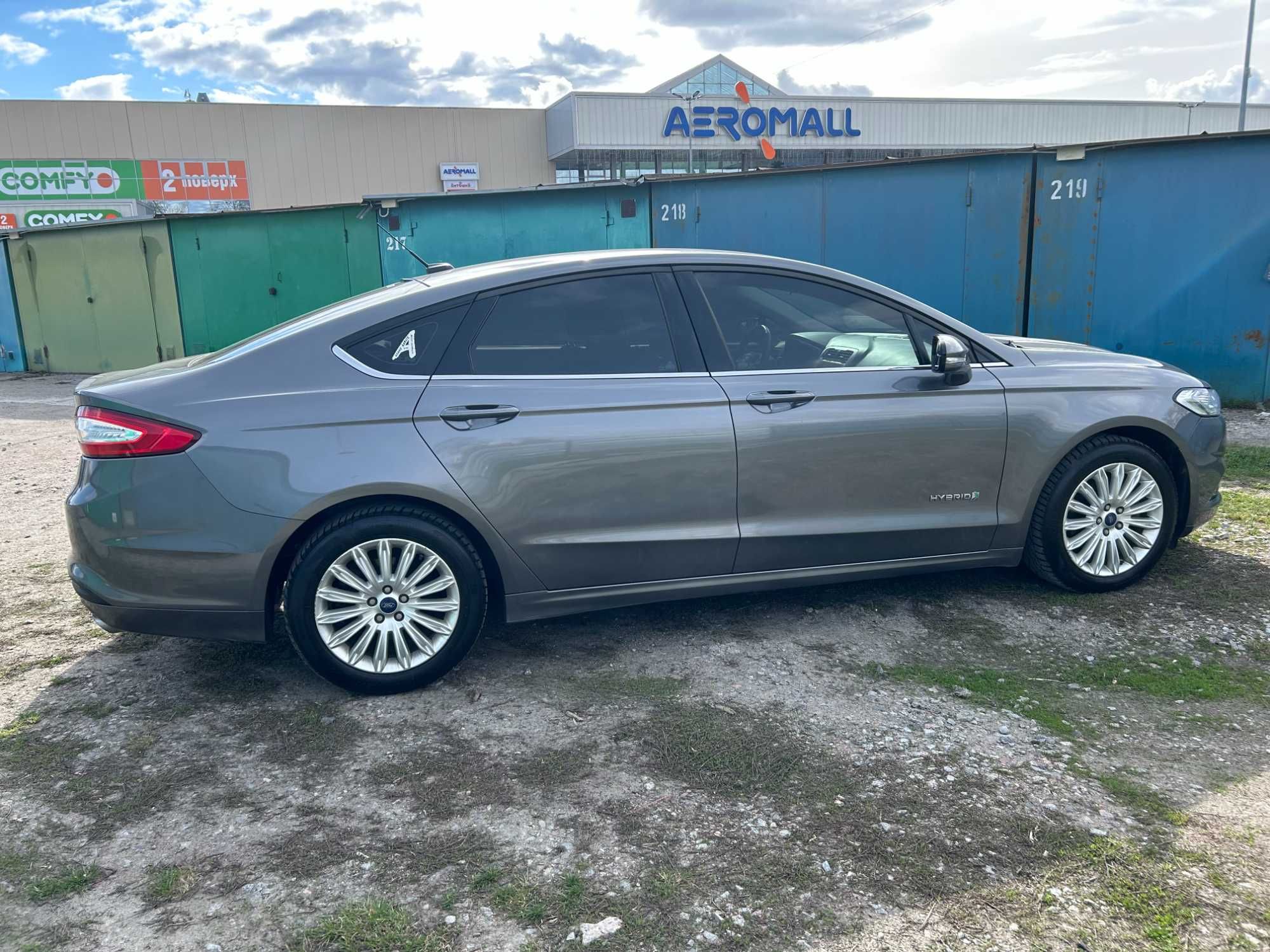 Ford Fusion Hybrid 2013