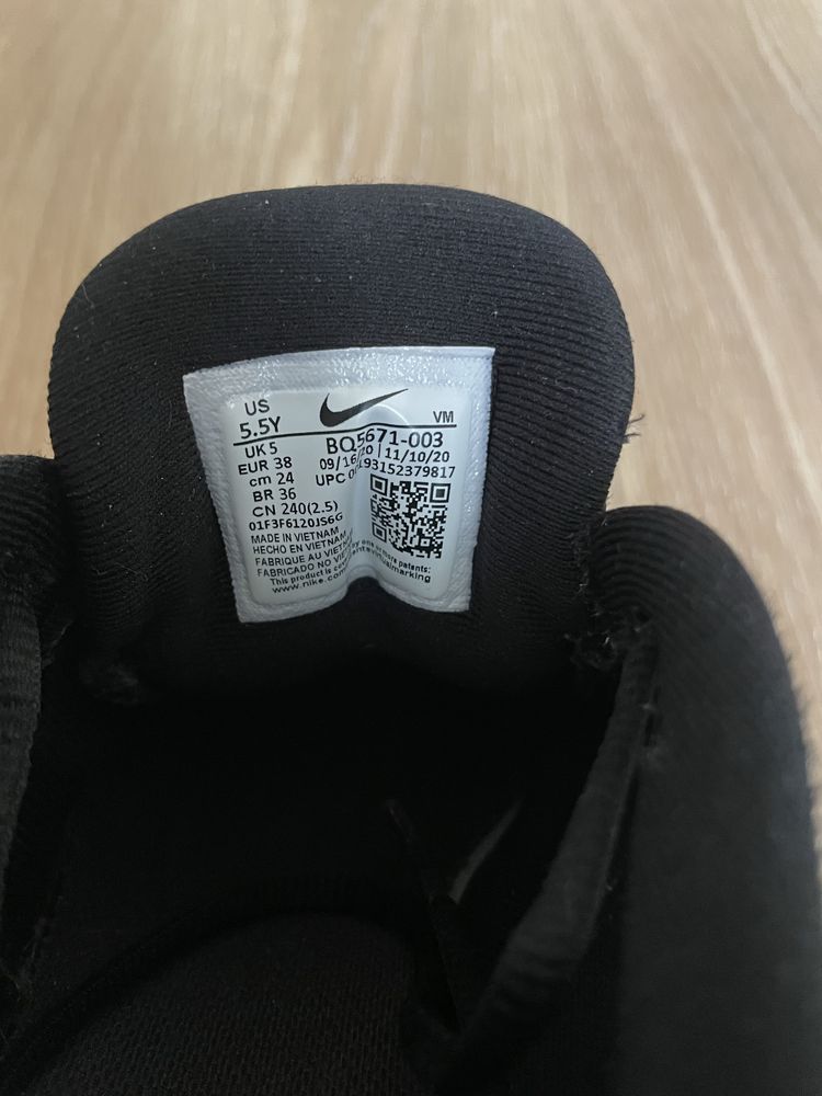 Продам косівки Nike revolution