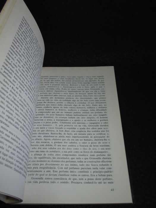 Livro O Perfume História de um Assassino Patrick Süskind