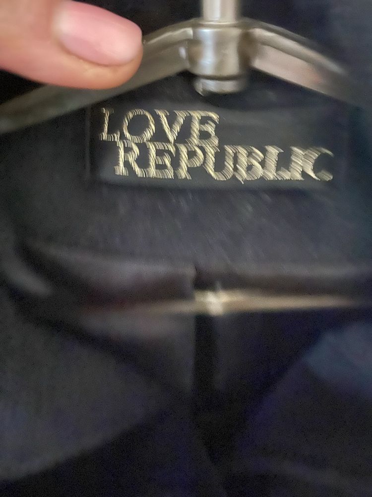 Пальто 34-36р. LOVE REPABLIK