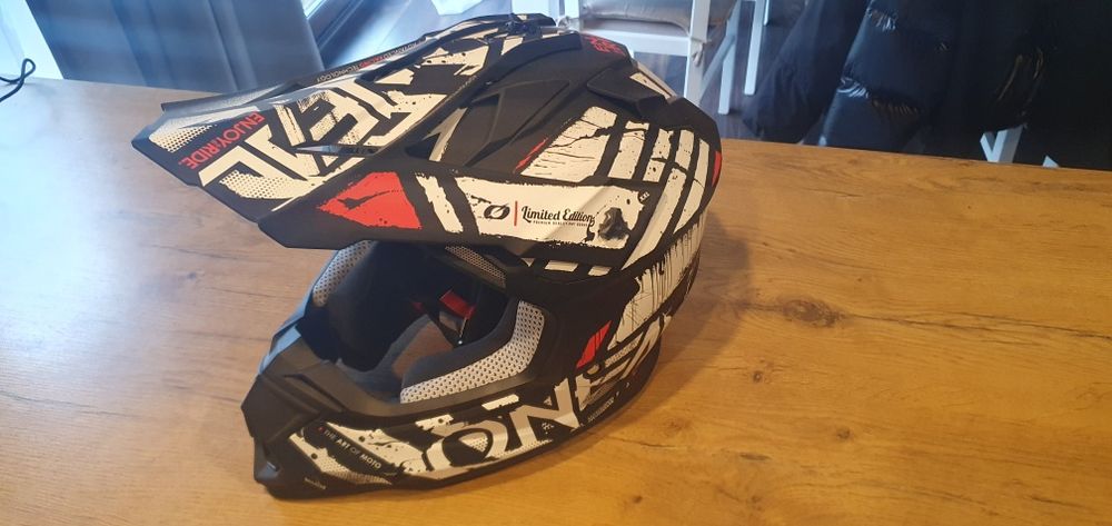 Kask motokrosowy