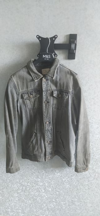 Продам джинсовую куртку