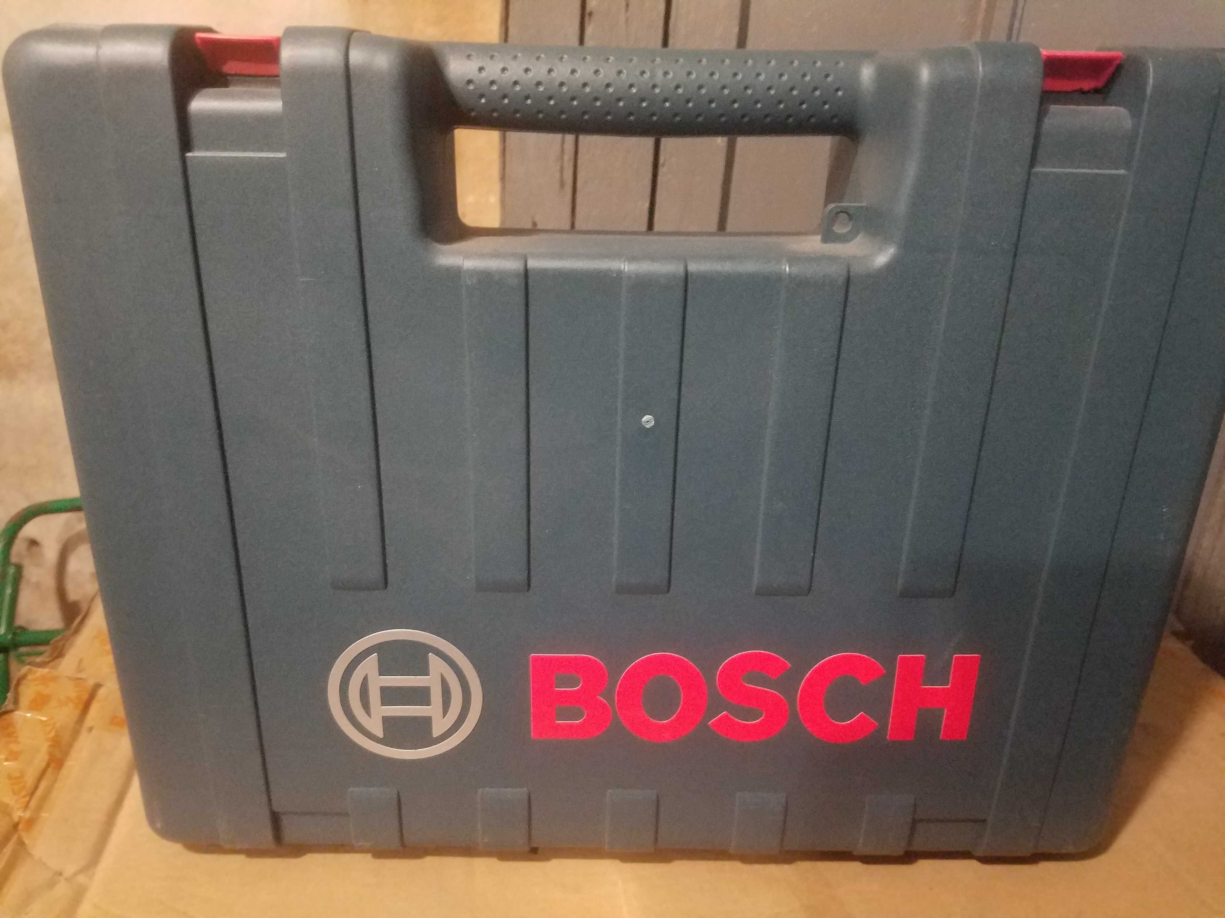 Продам Перфоратор Bosch GBH 2-26 DRE (800 ВТ), профессиональный