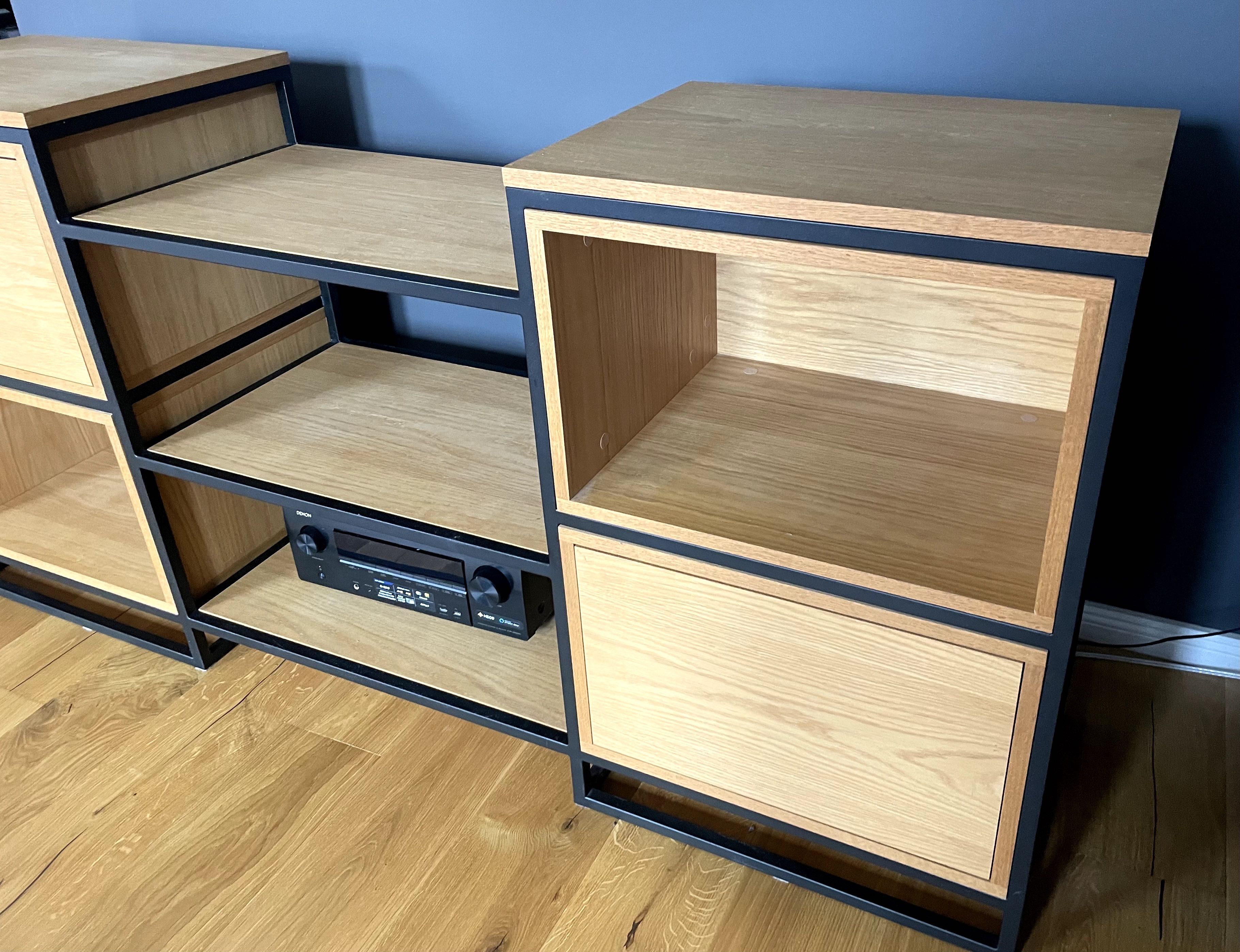 Komoda Lilestrom HUGLE, loftowa/regał tv/szafka pod tv/kredens