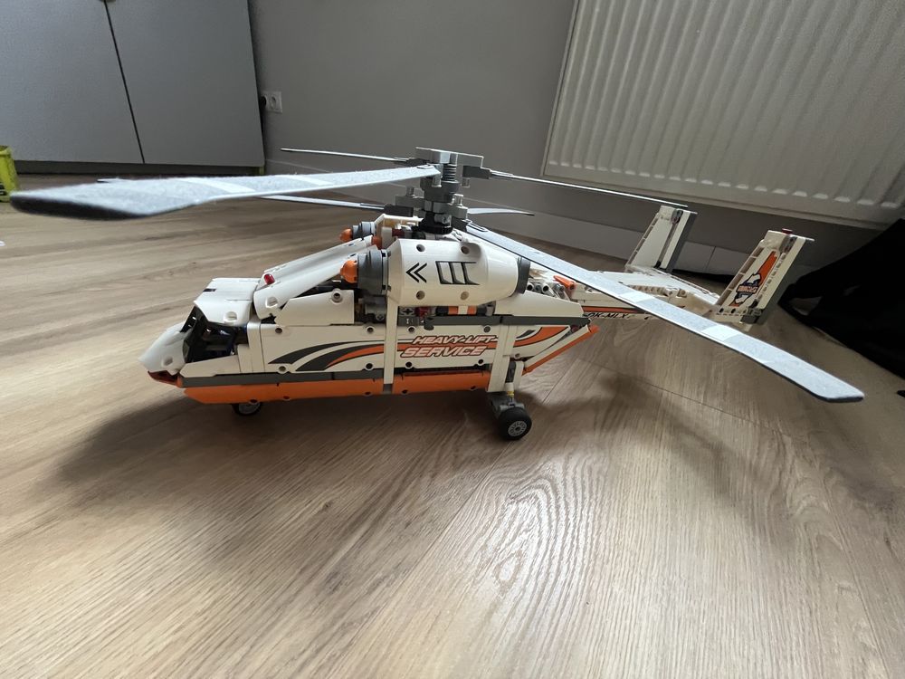 Lego technik helikopter 42052