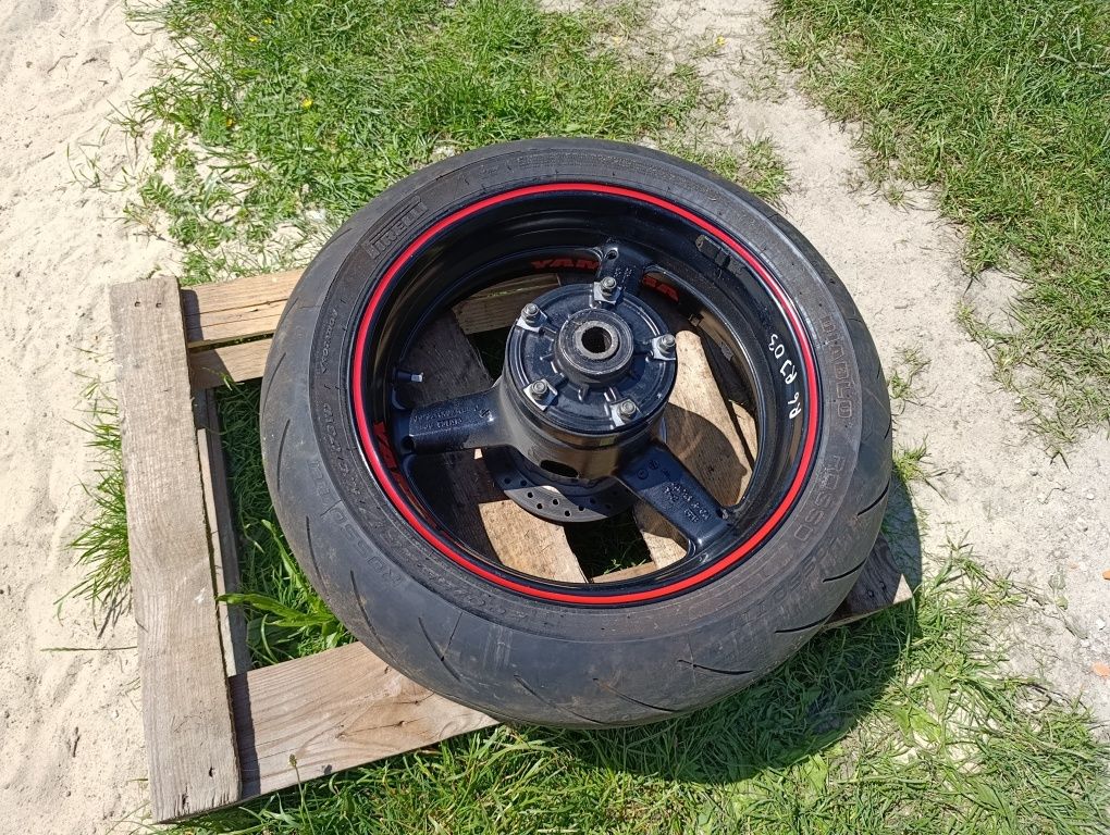 Koło tył tylnie Yamaha R6 RJ03 99 - 02 r tarcza hamulcowa felga opona