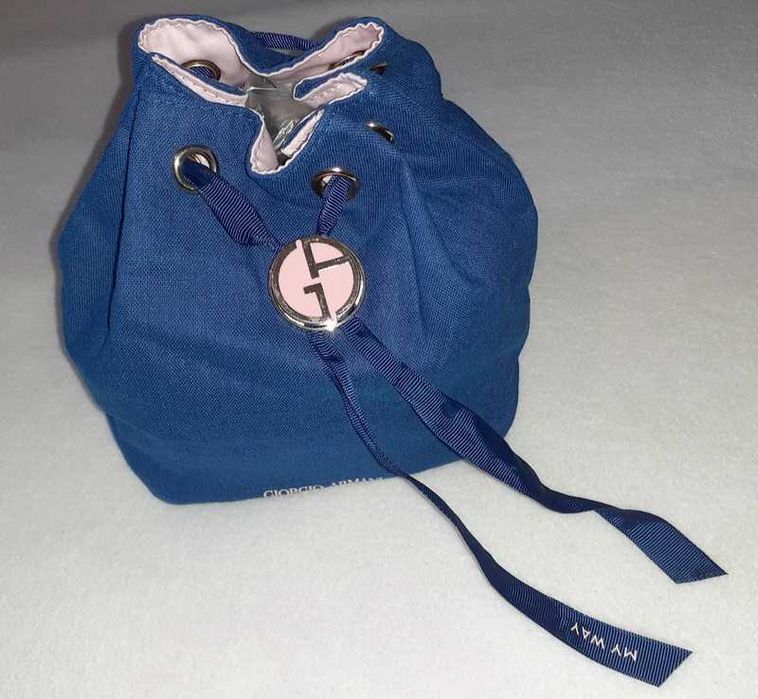 Giorgio Armani. Menard. Anya Hindmarch. Anna Grace,London. Косметички.