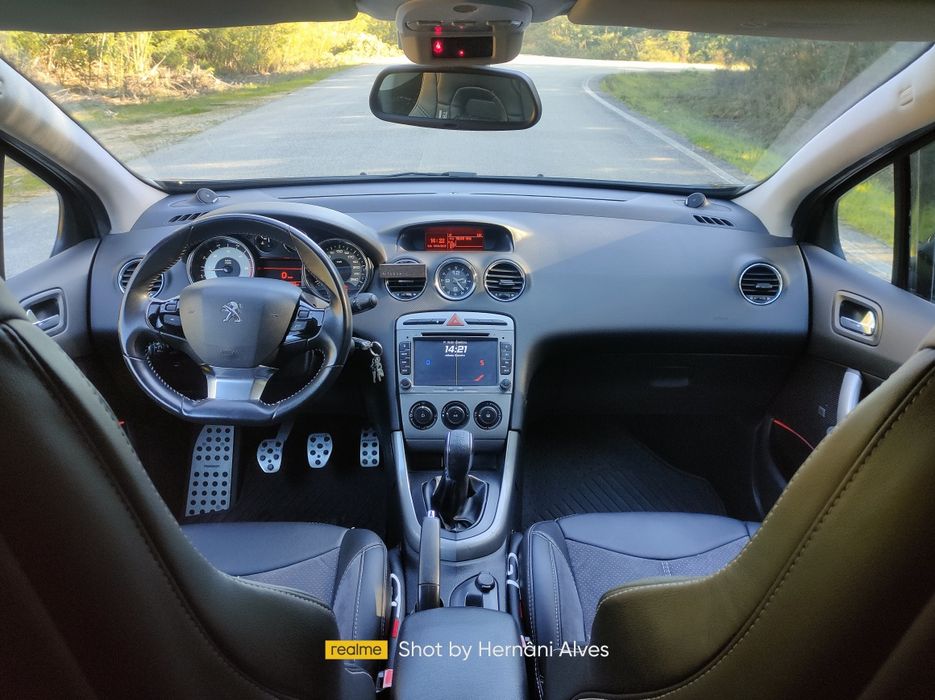 Peugeot 308 5 lugares Económico Desportivo Troco por clássico