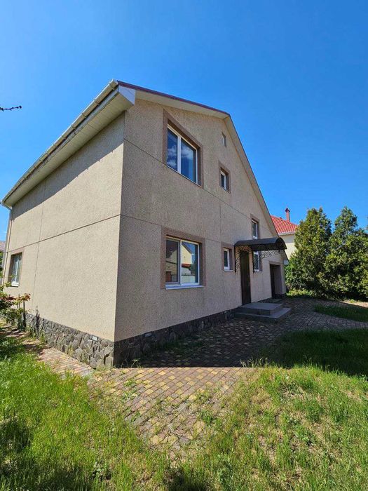 Продам семье дом качественной постройки в Червоном хуторе