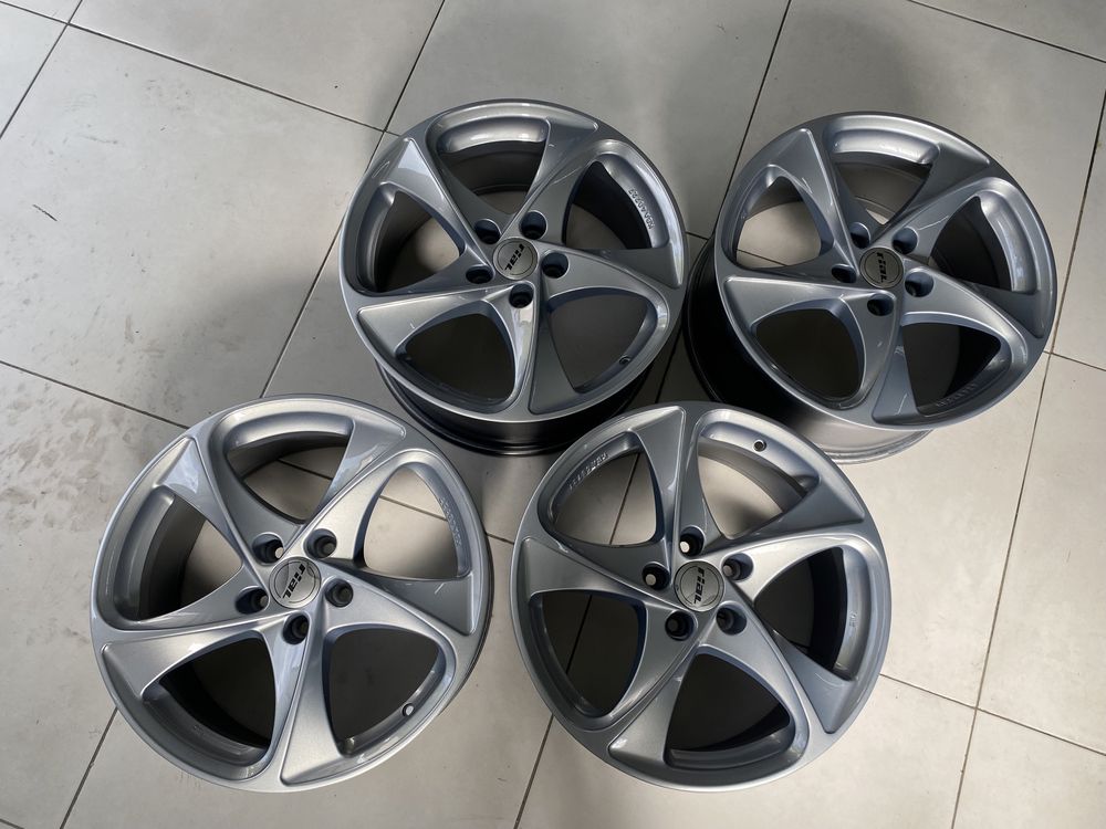 Felgi 18 Rial 5x112 8,5j ET45 KBA48727 R18 Audi T5 Tiguan VW Phaeton