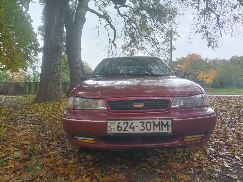 Продам Деу Нексія 1.5 газ бензин 1995 рік .