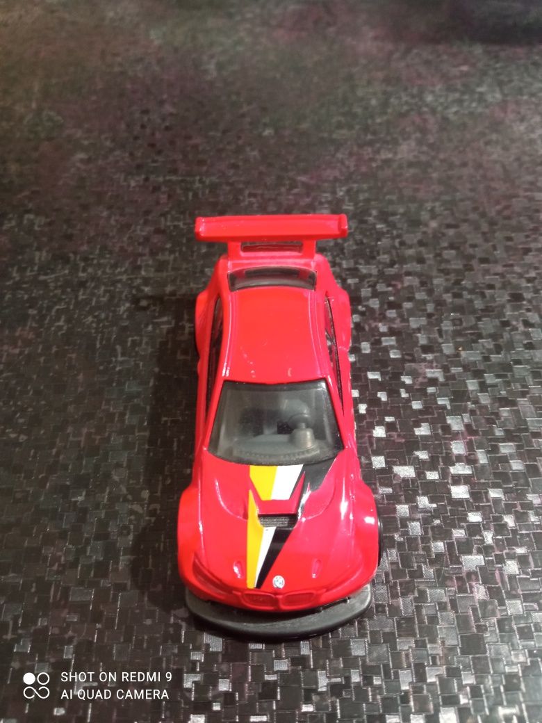 BMW M3 GT2 hot wheels czerwone