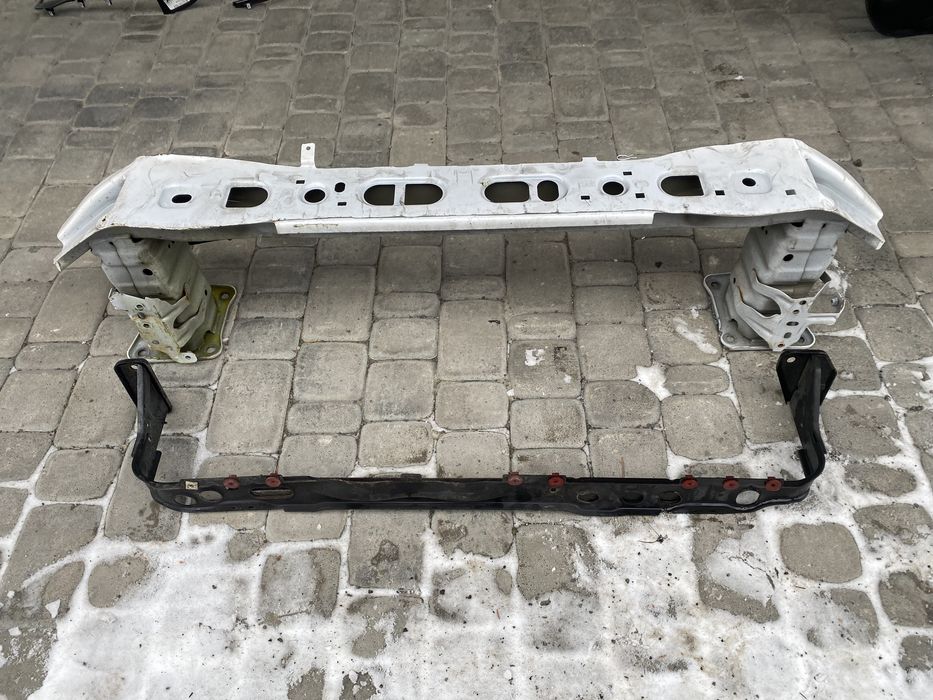 Передні крила праве / ліве Ford Focus mk3 11-18