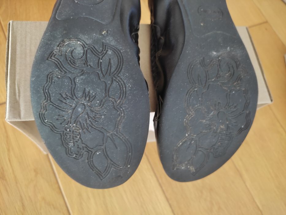 buty baleriny czarne na gumce ze sklepu Deichmann