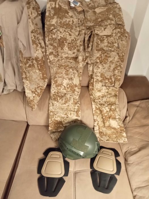 Uniforme Combate+Capacete 139€. Oportunidades