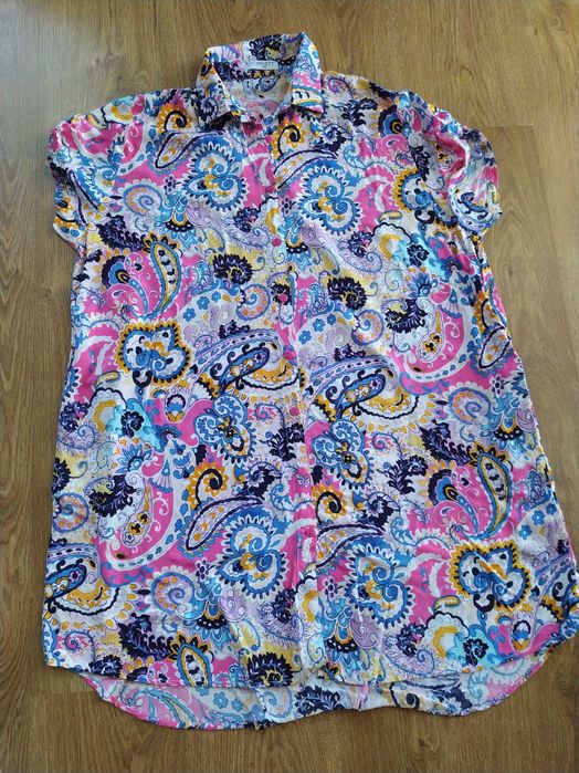 Fuksjowa Pudełkowa Sukienka z Kołnierzem i Krótkimi Rękawami Maniaci