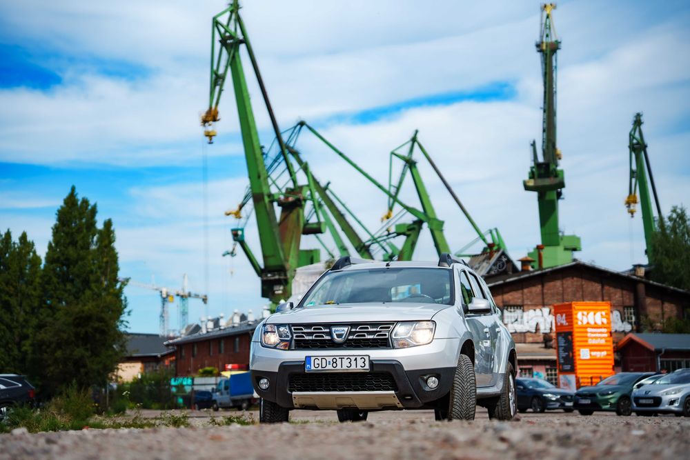 Dacia Duster 1,2, niski przebieg, bogate wyposażenie, zadbana, hak
