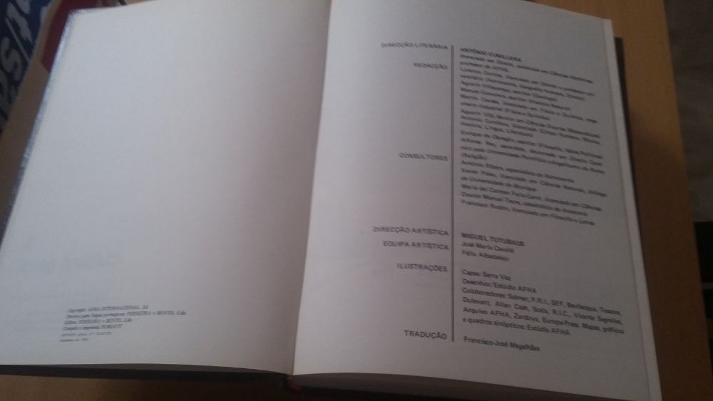 Enciclopédia completa Cultura Geral ( 4 volumes)