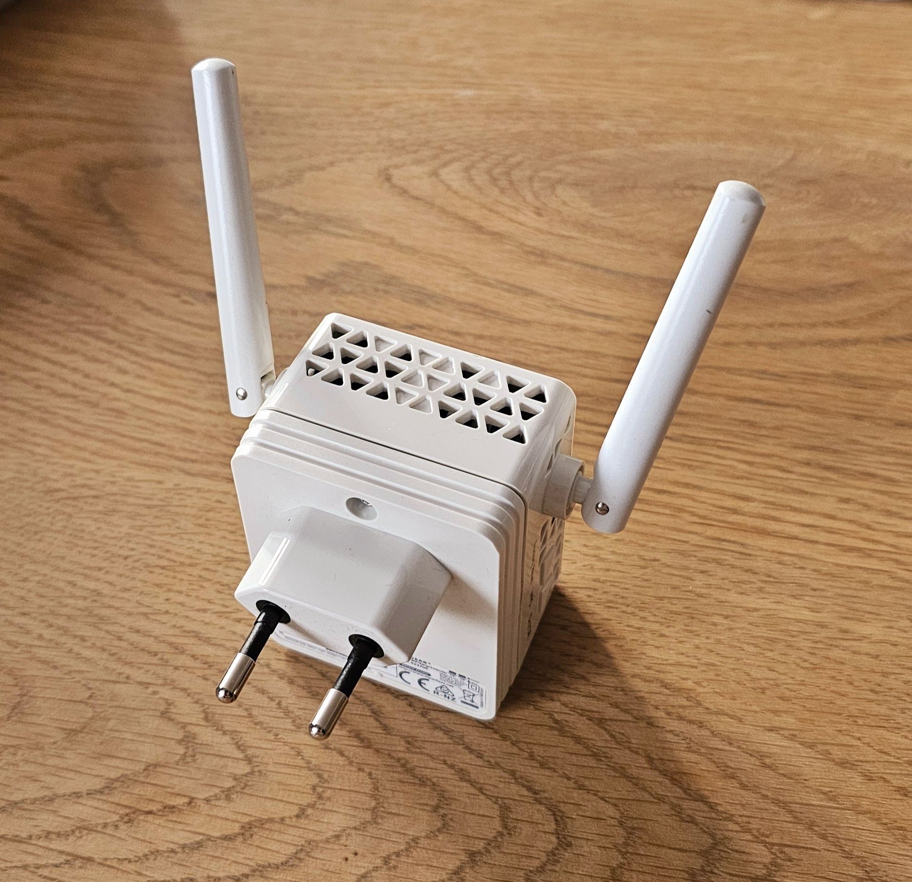 Wzmacniacz sygnału WiFi AC750 EX3700
