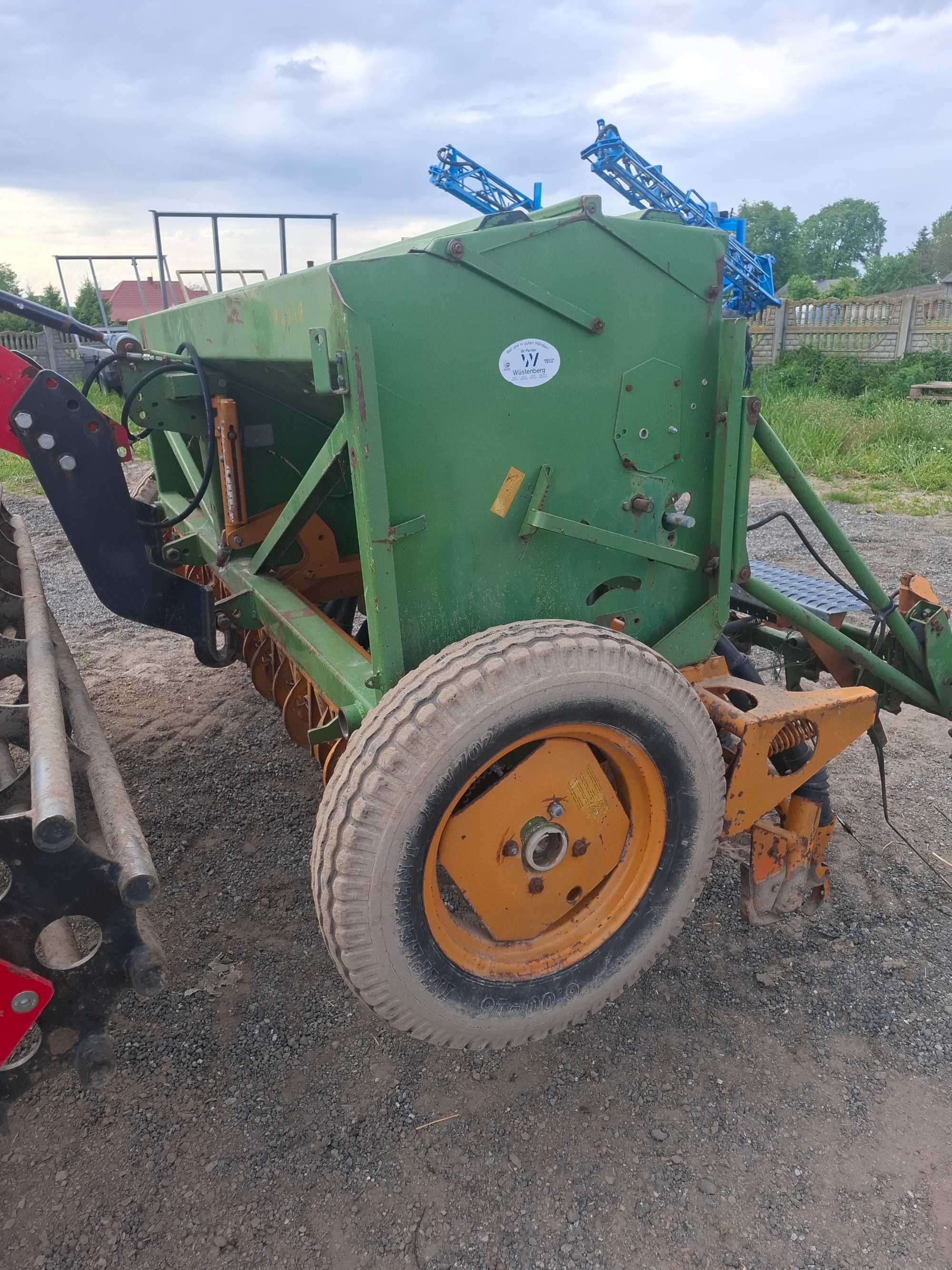 Sprzedam siewnik Amazone d7