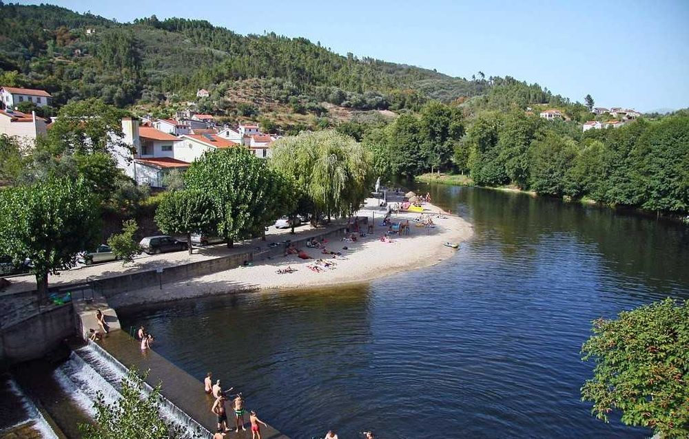 Venda Conjunta de 2 Moradias — Excelente Oportunidade de Investimento