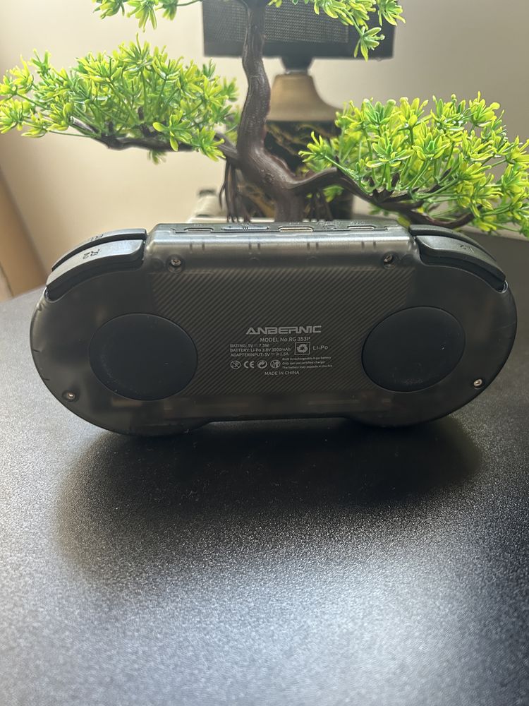 Angernic RG353P (videogame portatil)