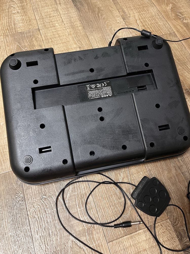 Alesis Compact Kit 7 — електронна ударна установка, педалі, палички
