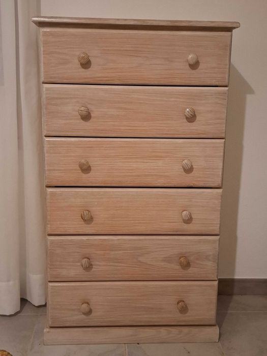 Cómoda/camiseiro de 6 gavetas em madeira de pinho maciça