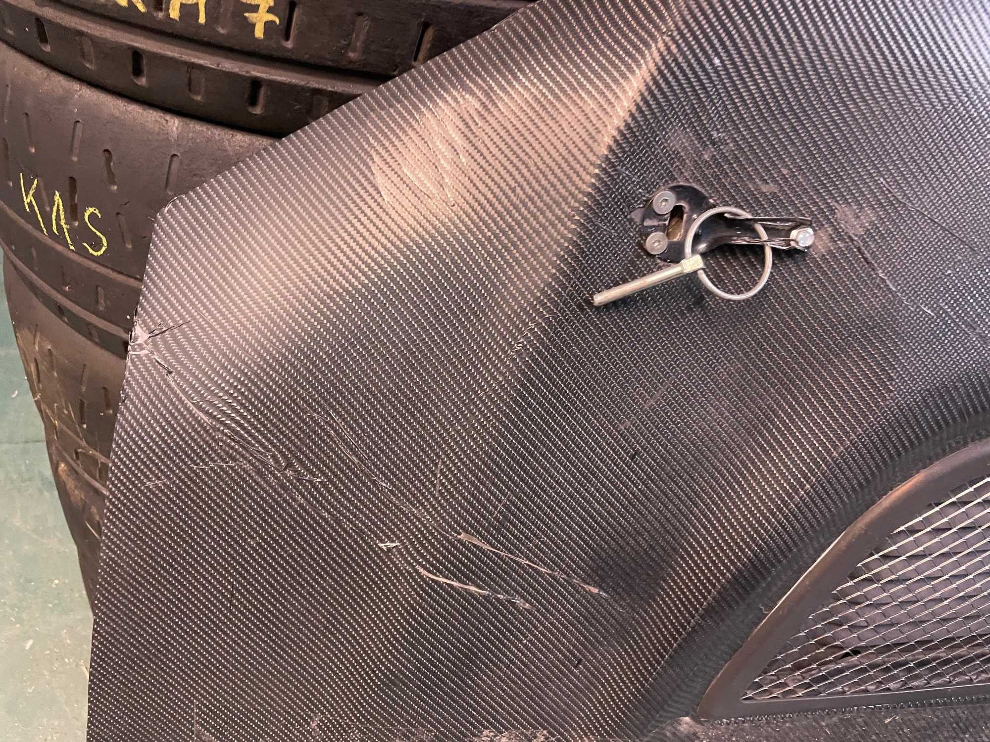 Maska Mitsubishi Lancer Evo 7-8-9 Carbon Laminat