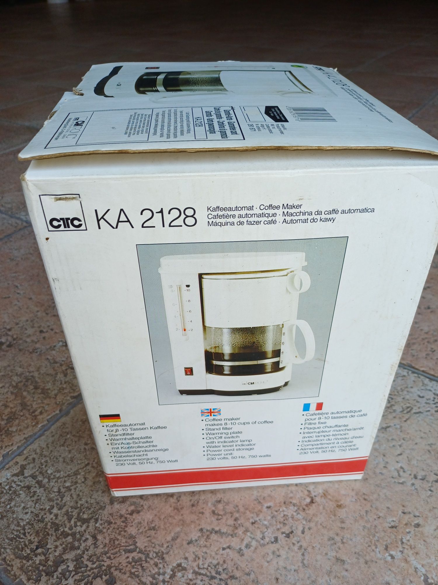 Máquina de café alemã, nova, marca Clatronic.