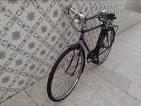 Bicicleta marca Atómica clássica 26×1"3/8.