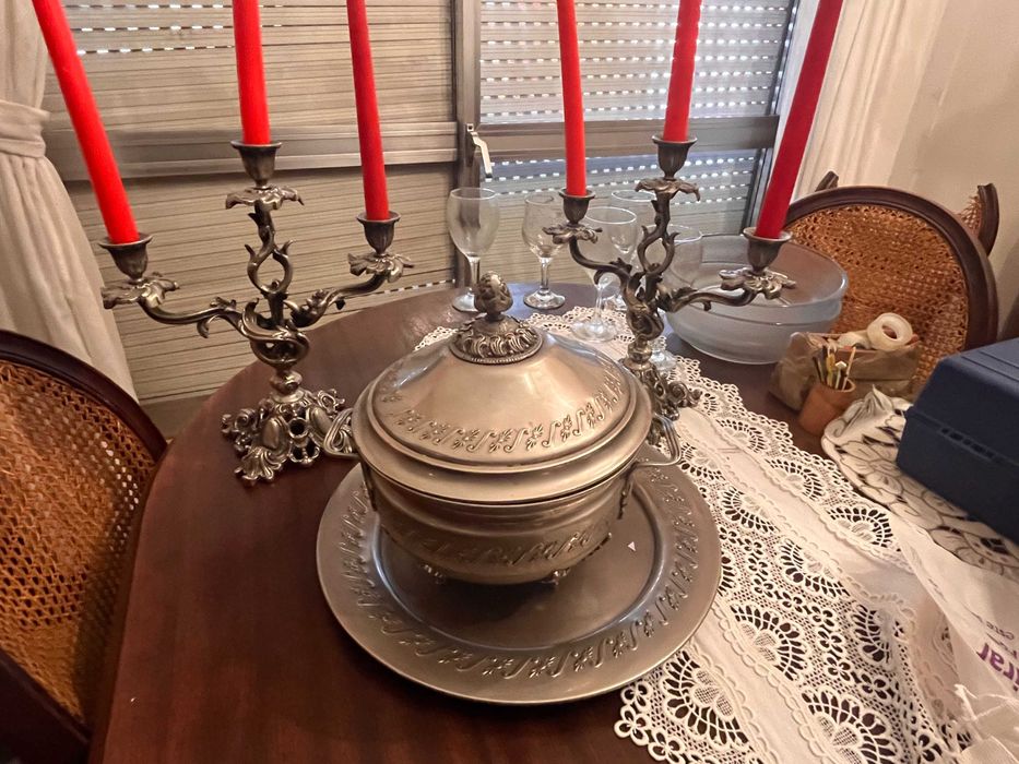 Conjunto terrina + castiçais de metal