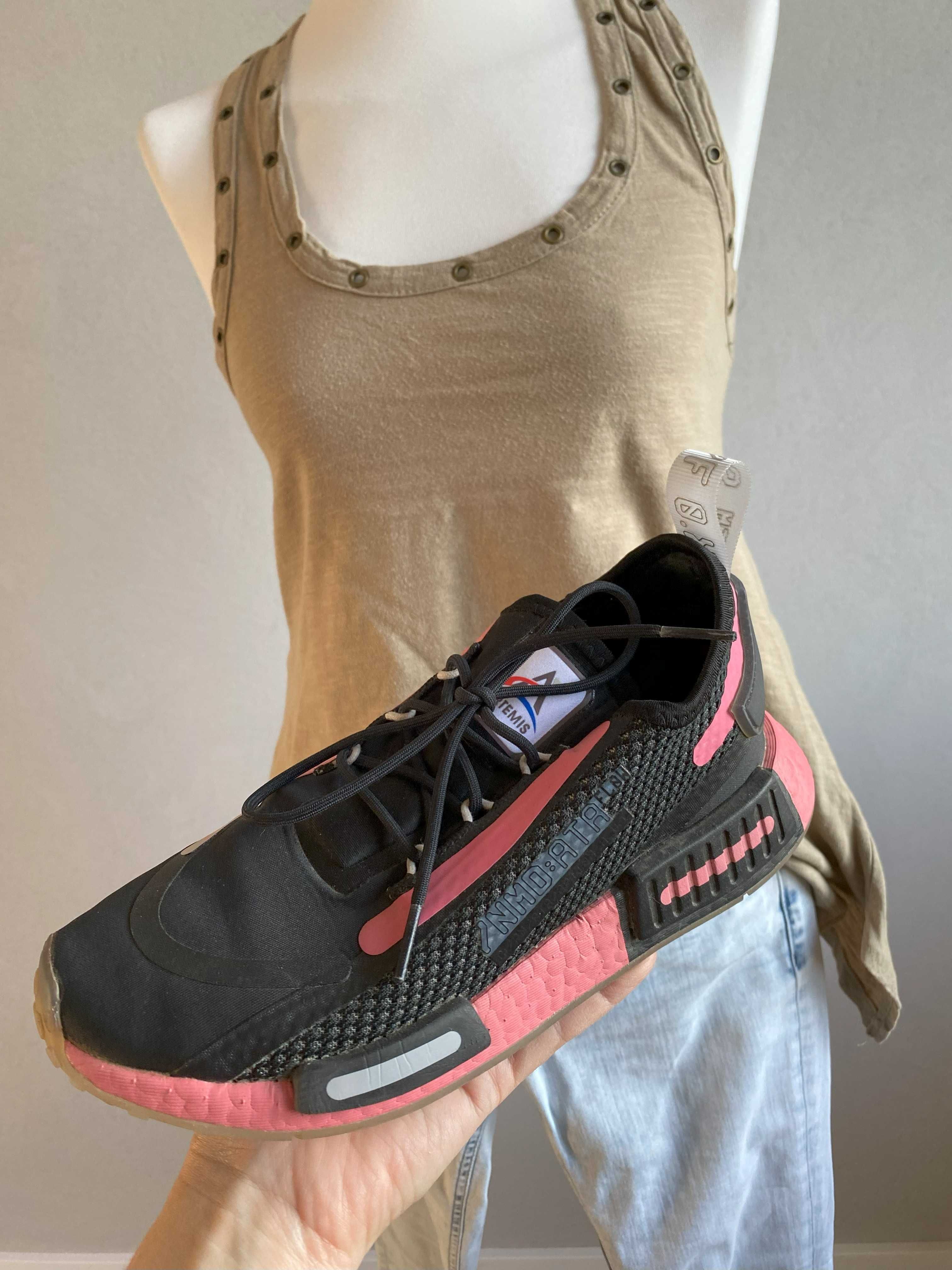 Unikatowe limitowane sportowe buty Adidas NMD R1 Spectoo NASA