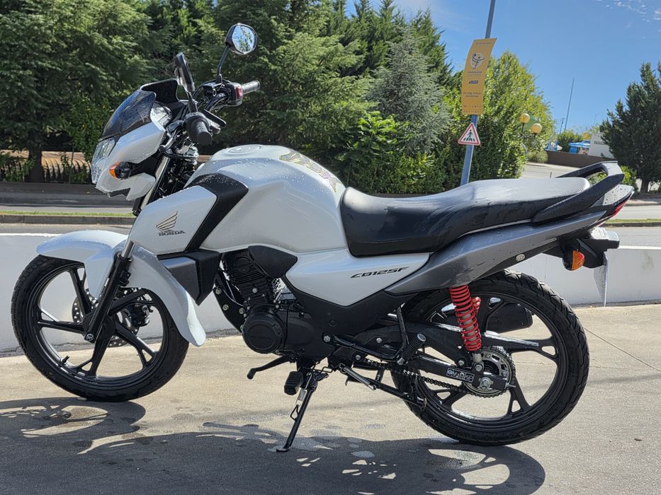 Honda cb125f poucos kms