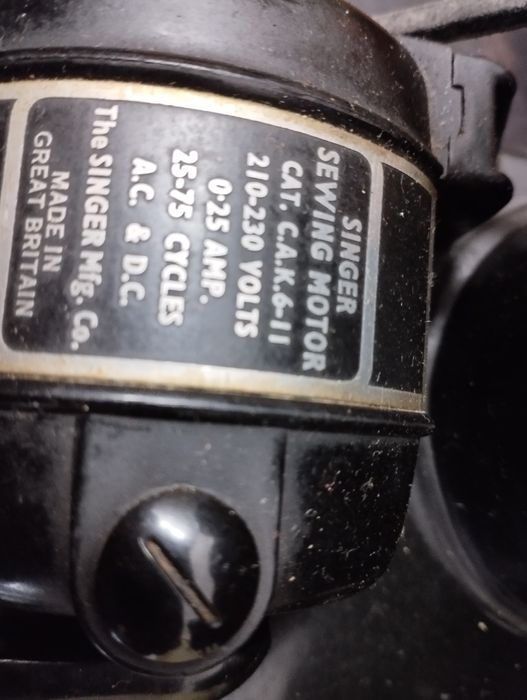 Máquina de costura elétrica SINGER