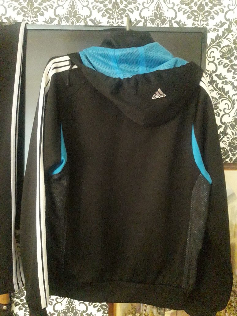 Костюм Adidas размер М