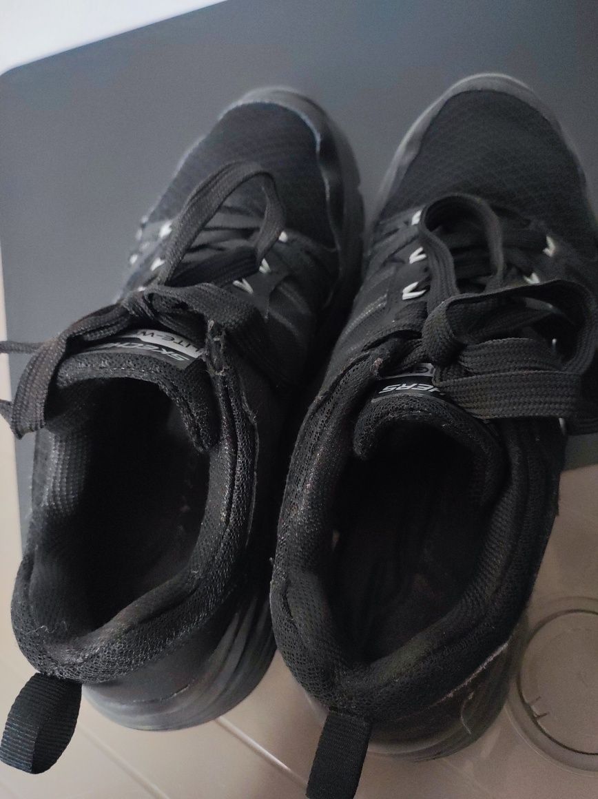 Кросівки чоловічі Sketchers чорні, 41 розмір, устілка 26,5 см.