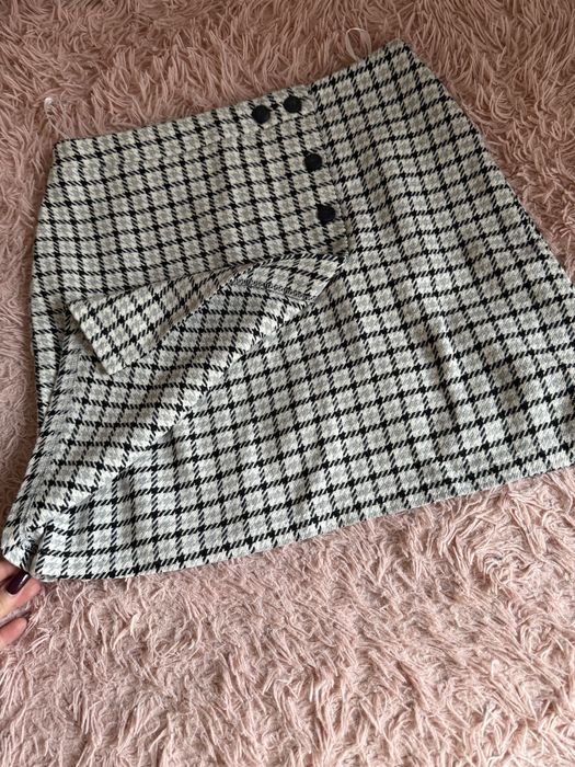 Класична тепла спідниця