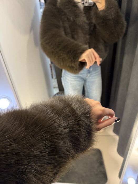 трендова коричнева шуба Zara