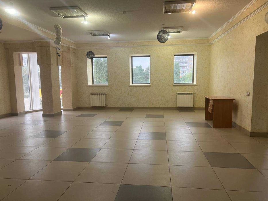 Здам в оренду прим. 110м.кв. поряд МакДональдз, ГАЗ-е опал.