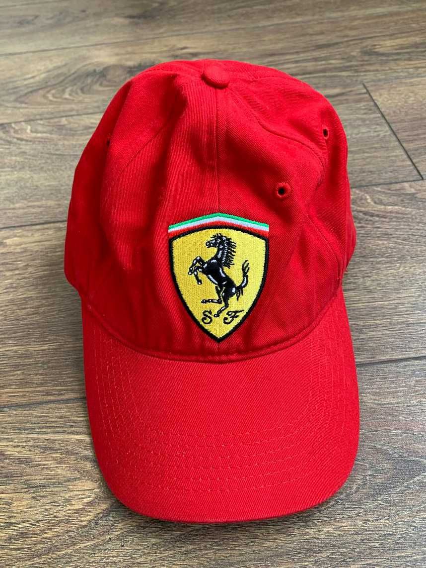 Оригінальна кепка Ferrari