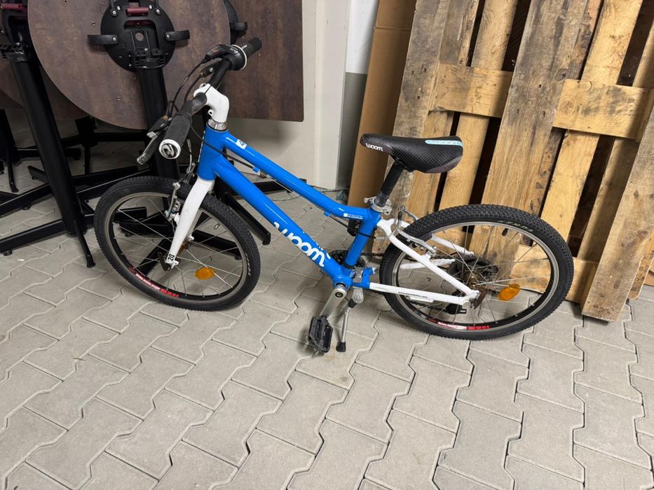 Woom 4 niebieski rower dziecięcy 20 cali
