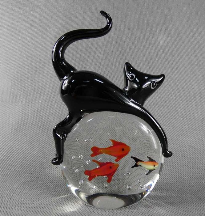 Figura szkło MURANO KOT na kuli z rybami rybka