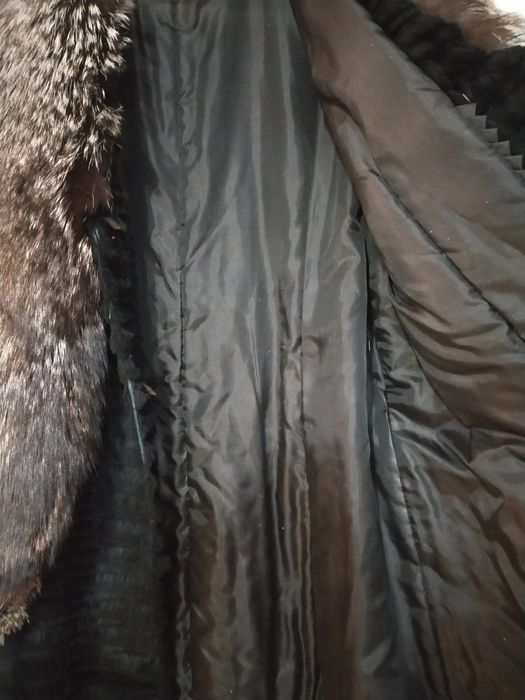 Продам женскую шубу