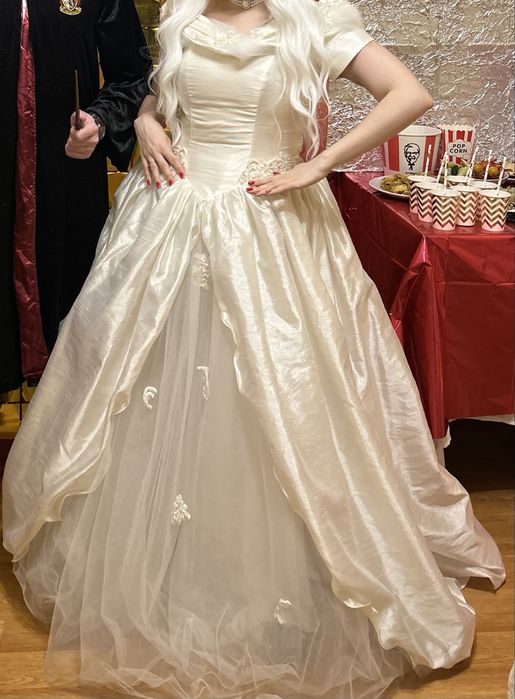 Сукня карнавальна, королеви, принцеси, на хеловін