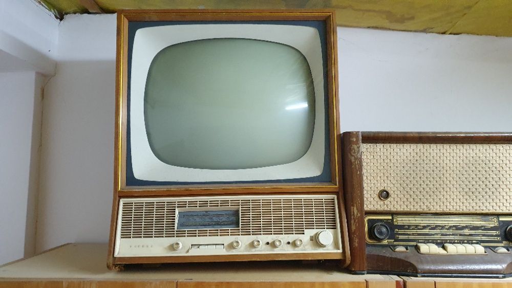 Stare odbiorniki radiowe i telewizyjne - komplet 8 sztuk