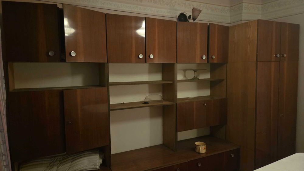 Duży pojemy kredens z szafą